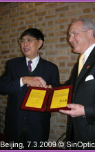 Cliquer sur l'image pour l'agrandir - M. CHEN Haosu et M. Thomas WAGNER, Beijing, 7.3.2009